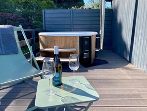 Outdoor spa tub - Chalet - Terrasse & bain nordique (Trégastel)