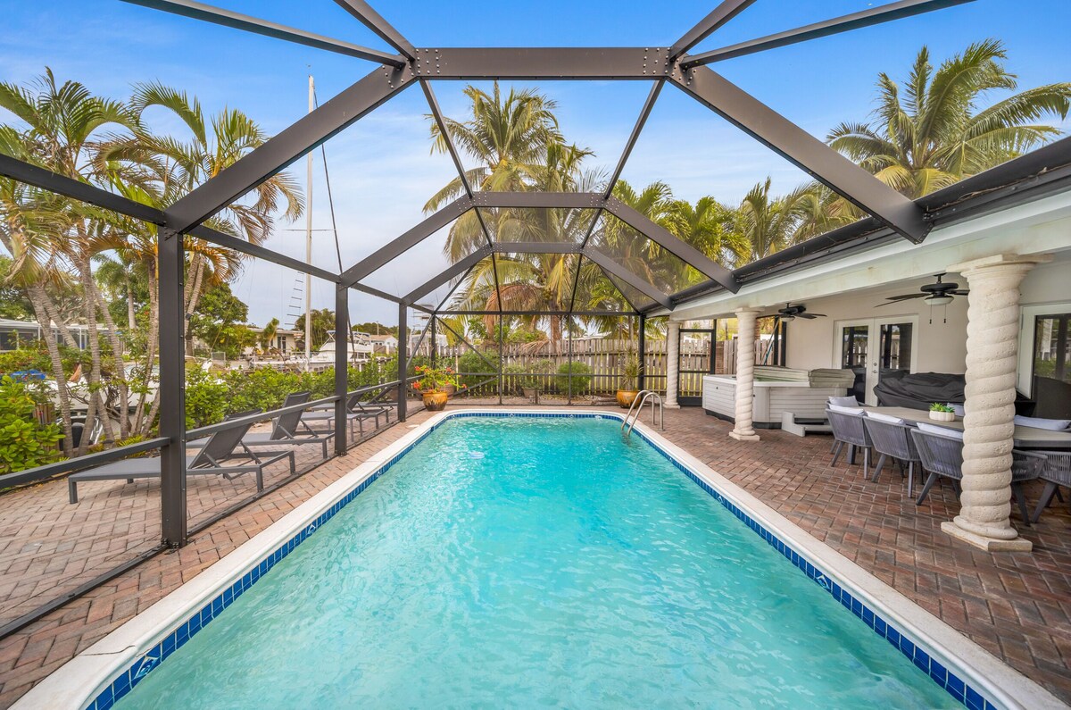 The Boat House: River Harmony Home