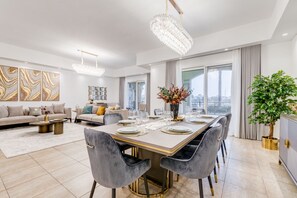Luxury Townhome, 3 Bedrooms, Sea View | Dining room - GLOBALSTAY Luxury 3 BR Maid TH Sea View (Dubai)