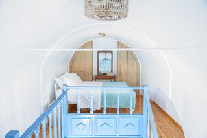 2 habitaciones, caja de seguridad en la habitación y escritorio