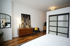 1 bedroom, desk, iron/ironing board, WiFi