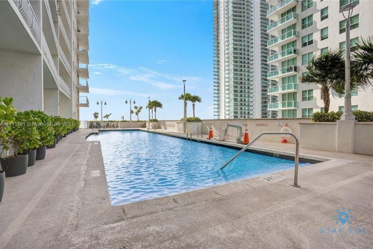 Luxury Waterfront Condo in Brickell Business Area