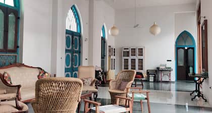 Aangan Boutique Homestay With Art Center in Courtyard House