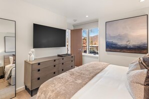 3 Schlafzimmer, Zimmersafe, Bügeleisen/Bügelbrett, Reisekinderbett