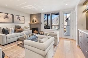 Smart TV, fireplace, stereo, offices