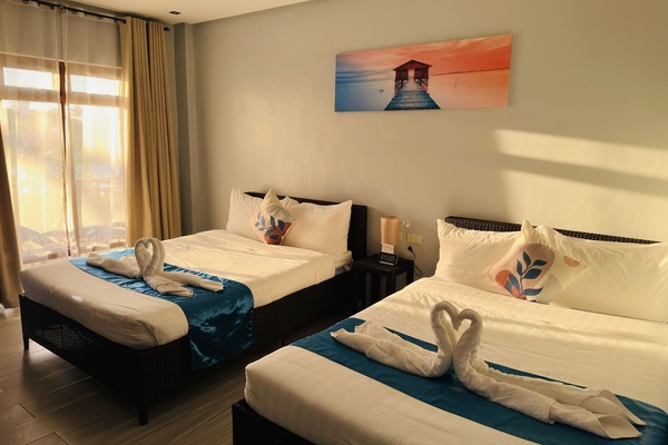Family Room | Desk, iron/ironing board (on request), WiFi (free), bed sheets