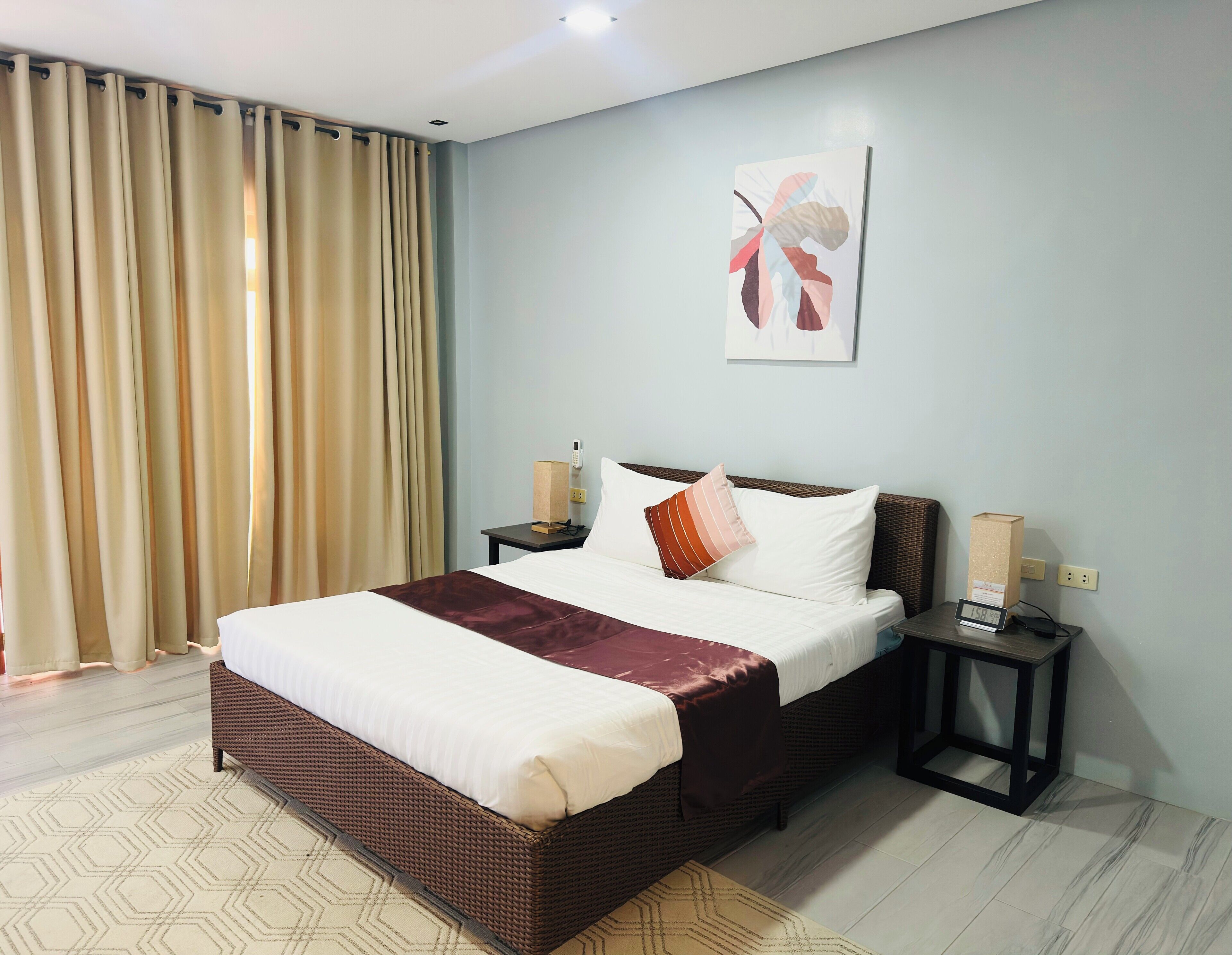 Chambre Deluxe | Bureau, fer et planche à repasser, Wi-Fi gratuit, draps fournis