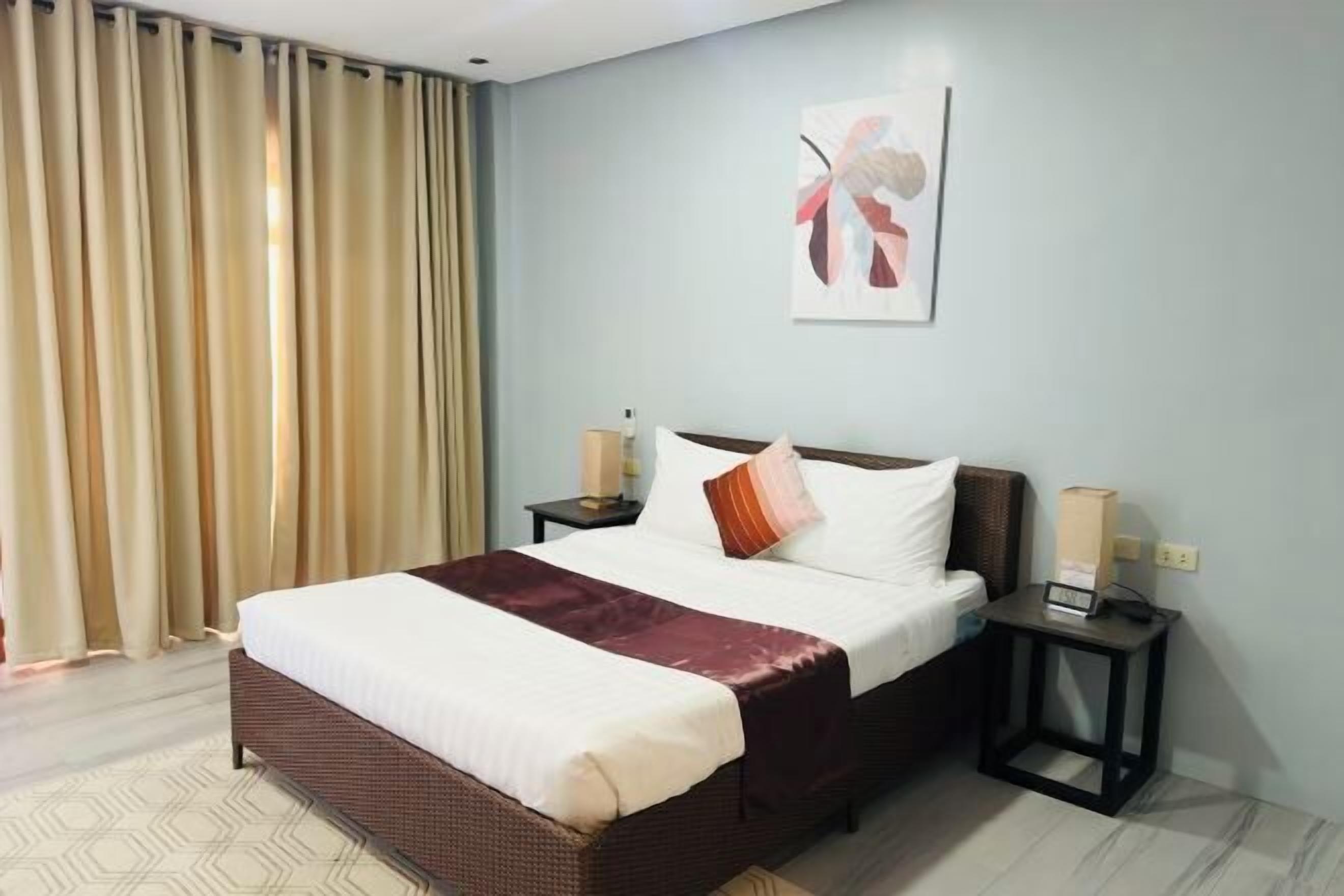 Desk, iron/ironing board, free WiFi, bed sheets