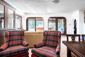 Interior - 4 Bedroom Apartment in Cala Liberotto (Cala Liberotto)