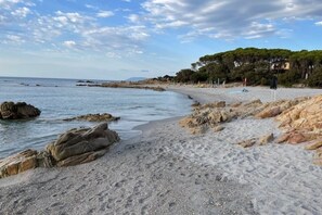 Beach - 4 Bedroom Apartment in Cala Liberotto (Cala Liberotto)
