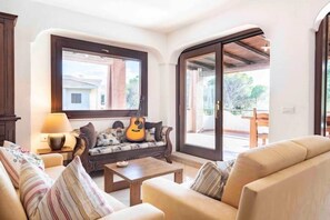 Living area - 4 Bedroom Apartment in Cala Liberotto (Cala Liberotto)