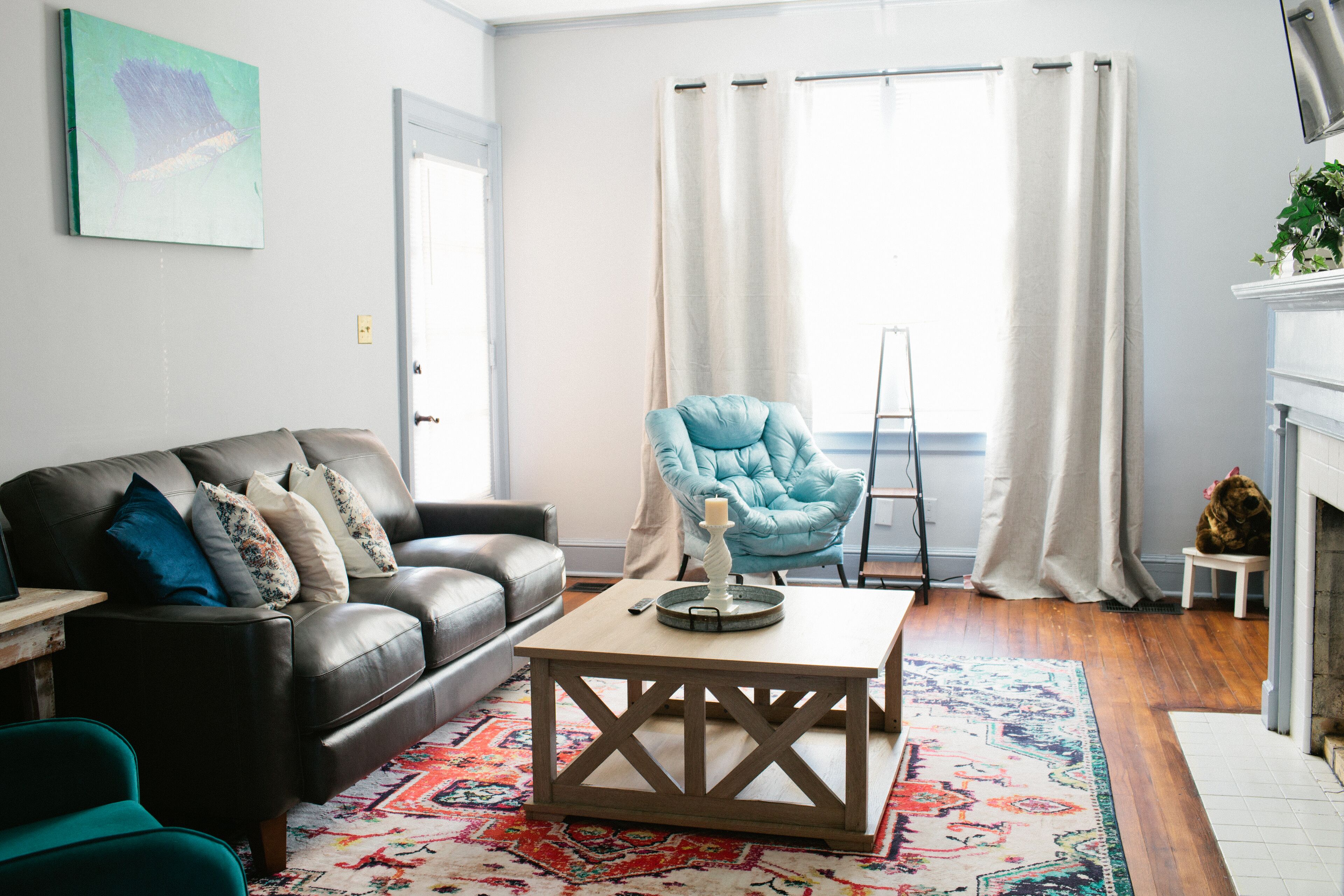 Televisión y oficina 