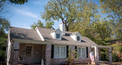 Charming 2BR Gem in Cloverdale | Pet Friendly