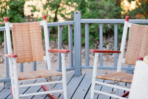 Stylish Cozy 2BR | Cloverdale & Pet-Friendly Stay