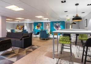 Lobby sitting area - John Dodgson House (London)