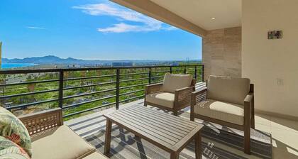New 2-bedroom, 2-bath condo at Vista Azul with Medano Beach and marina views. Enjoy a bright living space, spacious patio, shared BBQ and firepit, and a pool nearby. Just minutes from downtown—perfect for relaxing and exploring Cabo.