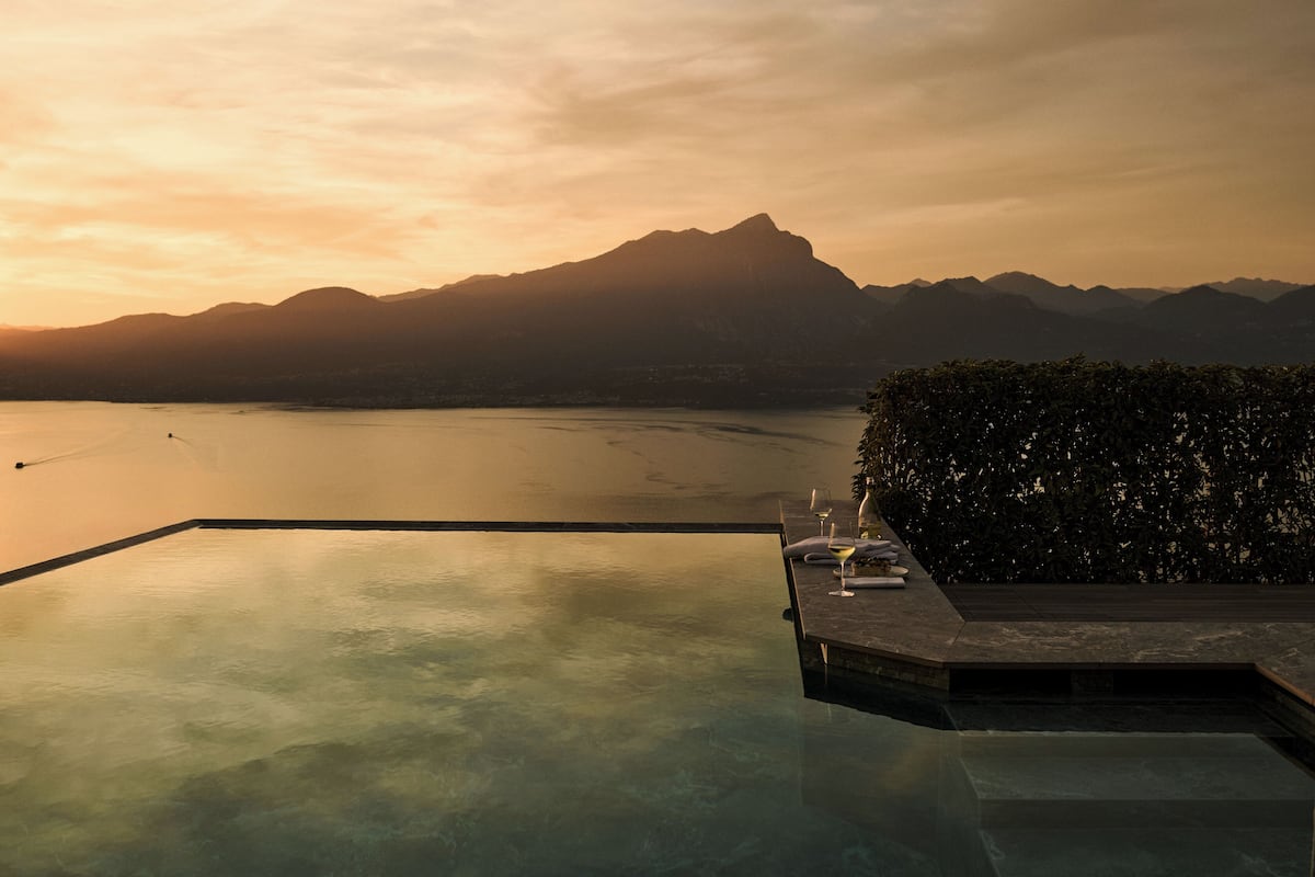 Suite – deluxe, privat basseng, utsikt mot innsjø | Terrasse/patio
