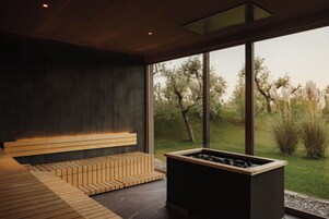 Couples treatment rooms, sauna, steam room, Turkish bath