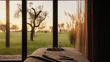 Couples treatment rooms, sauna, steam room, Turkish bath