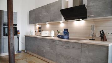 Kühlschrank, Ofen, Herdplatte, Geschirrspüler