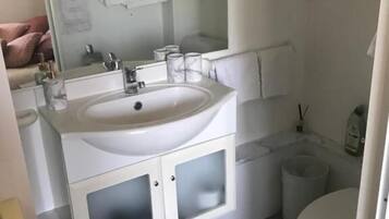 Free toiletries, hair dryer