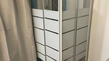 Towels, soap, shampoo, toilet paper