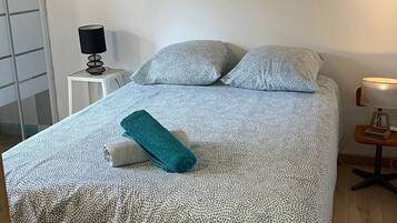 1 bedroom, WiFi, bed sheets