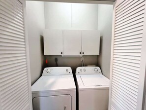 Interior - Rod 'N' Reel Retreat - Great Fishing & Boating! (Galveston)