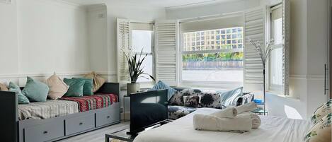 1 bedroom, desk, iron/ironing board, free WiFi