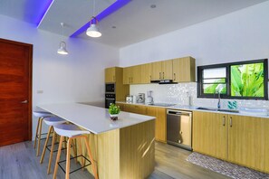 Private kitchen - Sweet Luxury 4 Bedrooms Pool Villa (Rawai)
