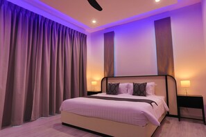 4 bedrooms, iron/ironing board, WiFi, bed sheets - Sweet Luxury 4 Bedrooms Pool Villa (Rawai)