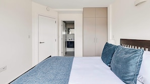 Apartament bàsic | 2 dormitoris i espai de treball apte per a portàtils 