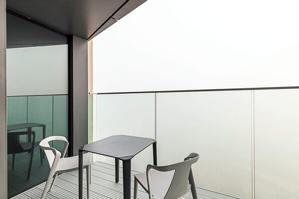 เบสิกอพาร์ทเมนท์ | บริเวณภายนอก