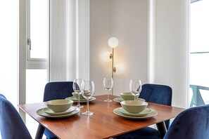 เบสิกอพาร์ทเมนท์ | ร้านอาหาร