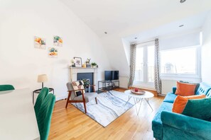 Interior - Bright and Spacious Earls Court Gem (London)