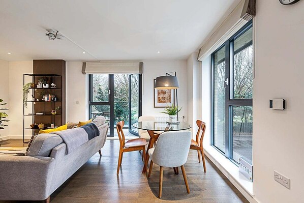 Living room - Spacious and Trendy Shoreditch Flat (London)