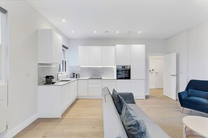 Appartement | Cuisine privée | Réfrigérateur, four, plaque de cuisson, lave-vaisselle