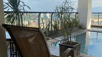 2 hồ bơi trong nhà