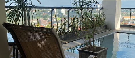 2 indoor pools