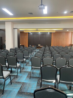Meeting facility - Daima Suites Margonda (Depok)