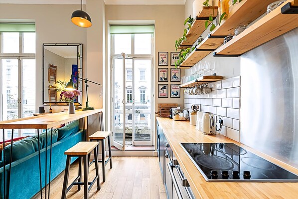 Exterior - Beautiful Two Bedroom Abode Near Victoria (London)