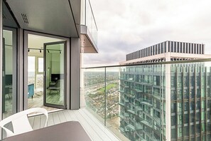 Basic Apartment | Exterior - Modern North Acton Flat With City View (London)