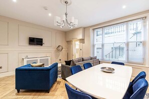Apartment | Living room - Beautiful Two Bedroom Abode in Notting Hill (London)