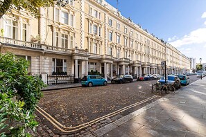Exterior - Beautiful Two Bedroom Abode in Notting Hill (London)