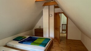3 chambres, fer et planche à repasser, Wi-Fi, draps fournis