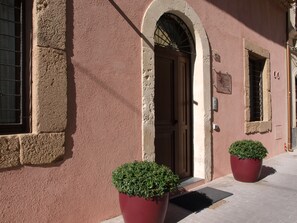 Front of property - CasEpicarmo Guest House (Augusta)