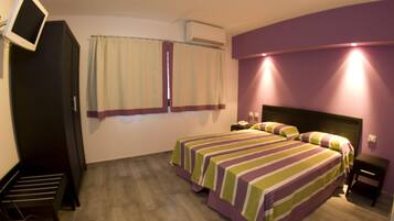 In-room safe, desk, laptop workspace, free WiFi