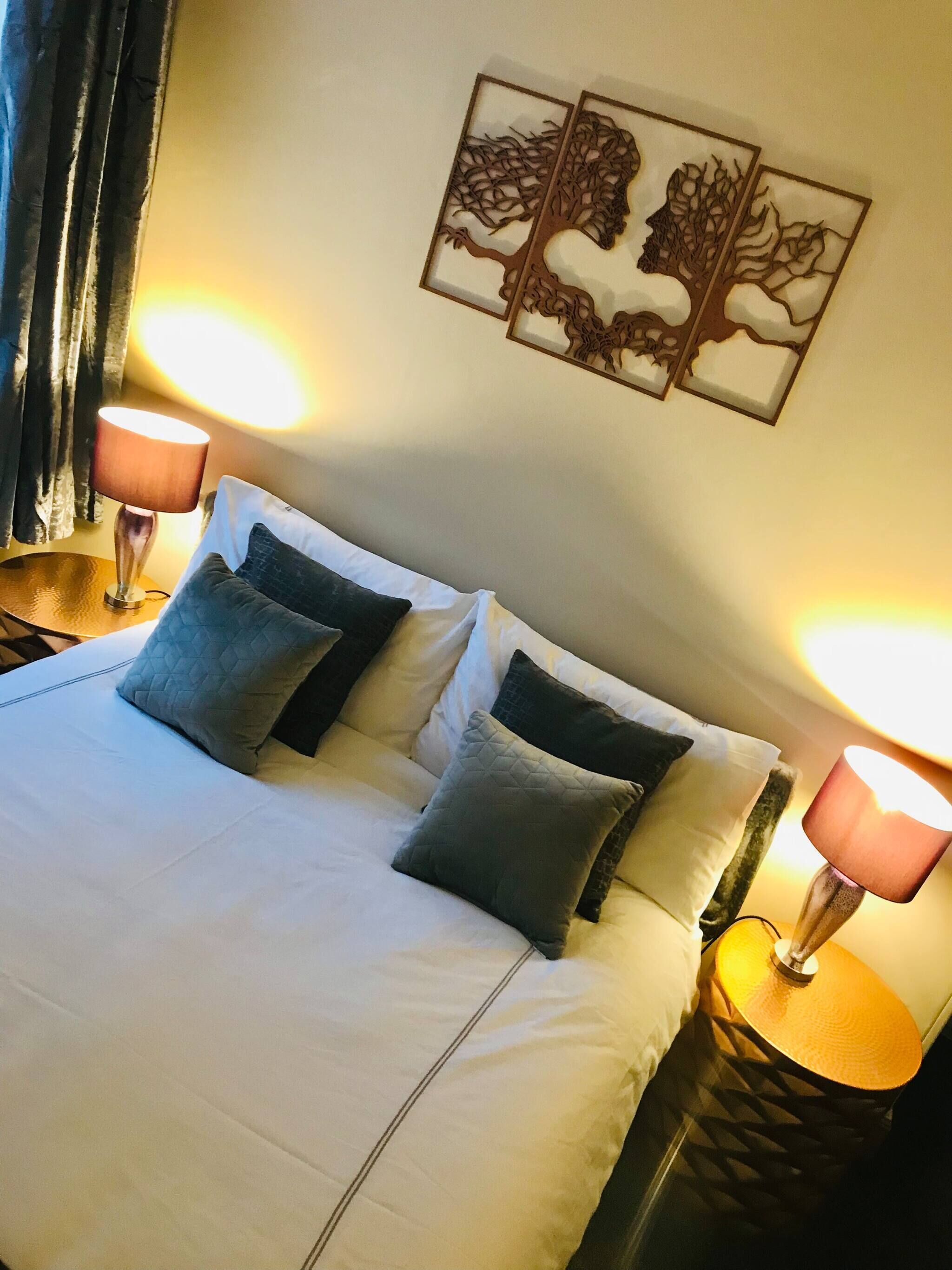 1 slaapkamer, een strijkplank/strijkijzer, internet, beddengoed