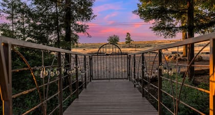 King Suite Honey Run Escape in Nature