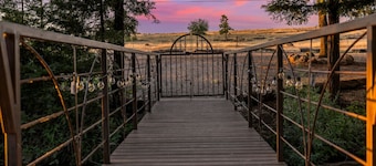 King Suite Honey Run Escape in Nature
